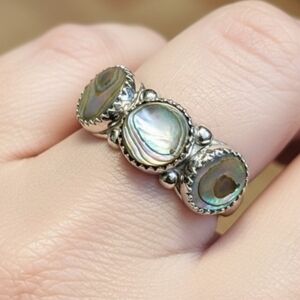 🦋Sterling Silver Mother Of Pearl Disc Circles Ring Size 6.5!